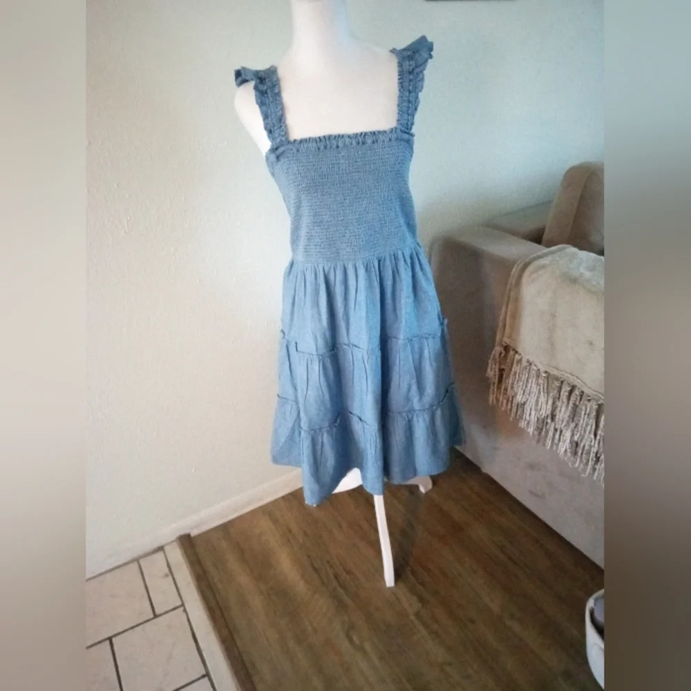 🆕 J. CREW [Factory] Smocked Tiered  Chambray Sun Dress | M NWT - Picture 2 of 11